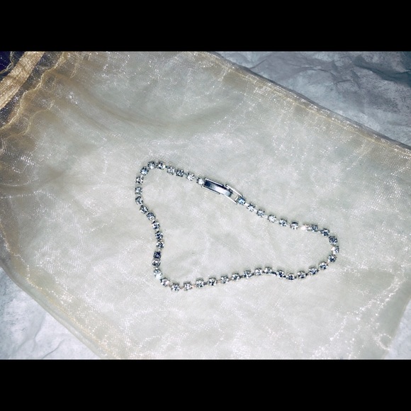 Rhinestone silver snap lock bracelet - Picture 1 of 2